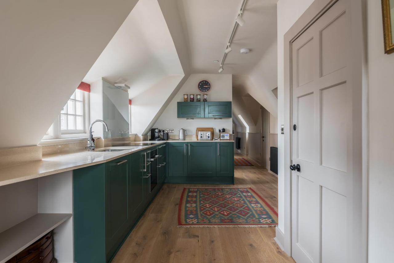 Amazing Penthouse, Stunning Views, Castle 2 Mins Apartment Edinburgh Luaran gambar
